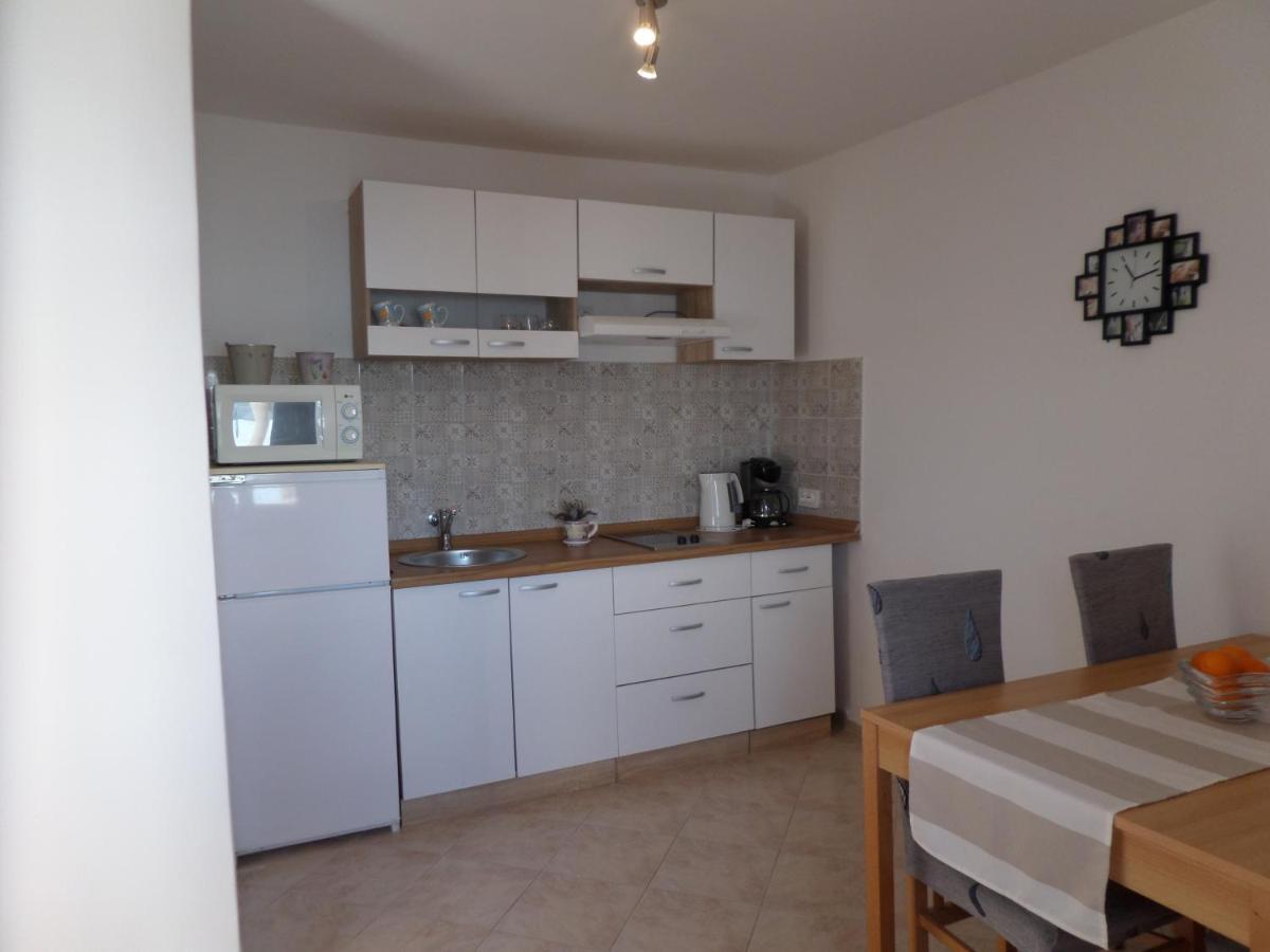 Apartmani Mirko Ljubac Ražanac Kültér fotó