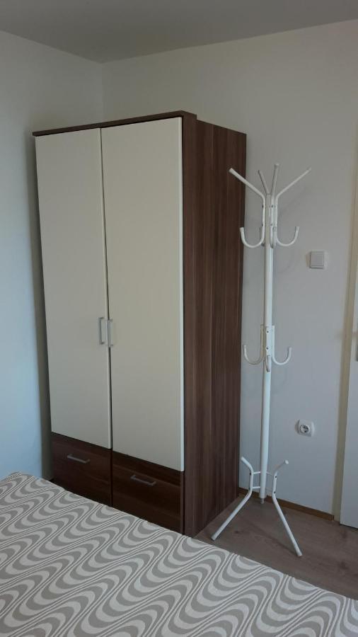 Apartmani Mirko Ljubac Ražanac Kültér fotó