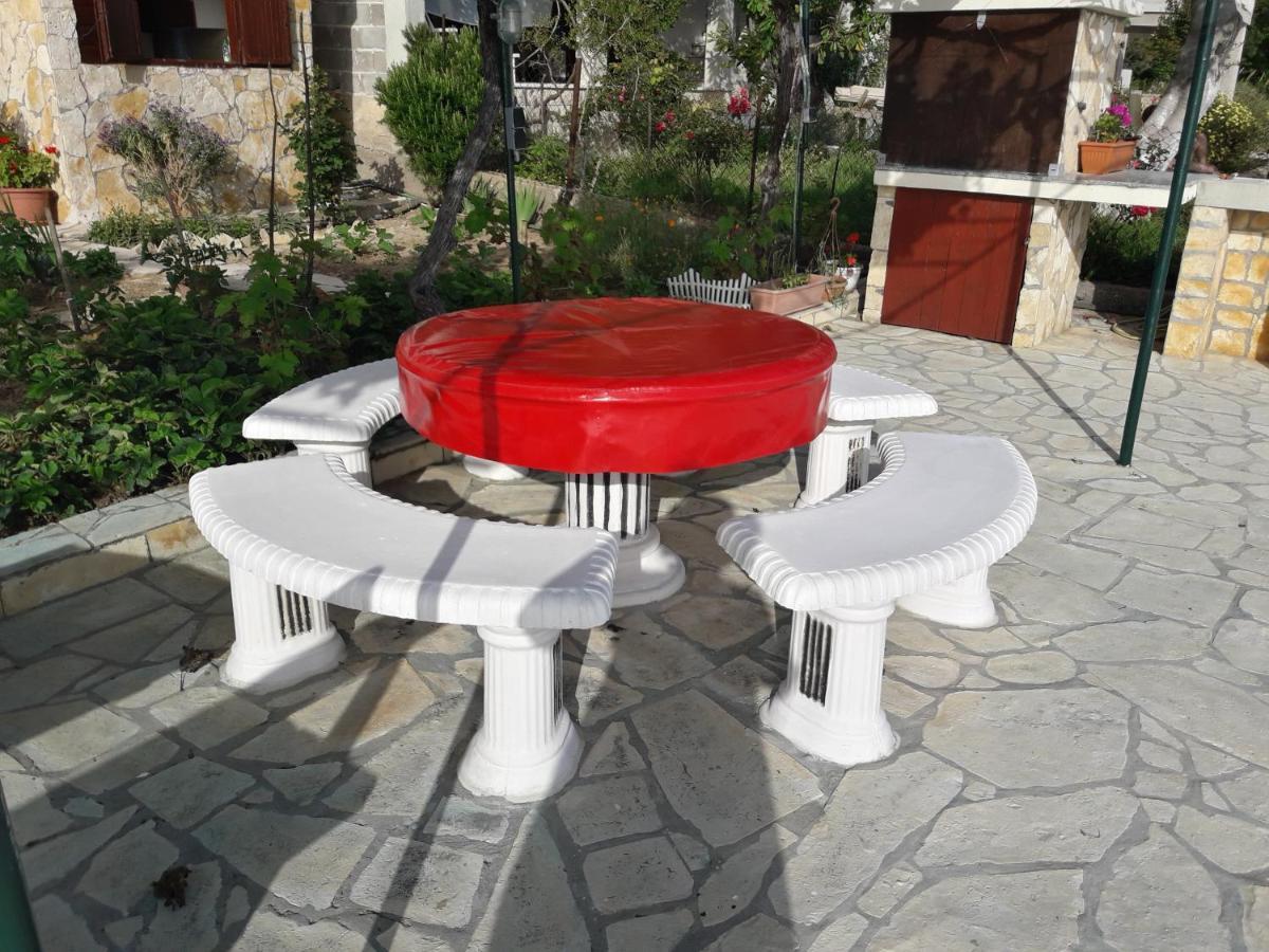 Apartmani Mirko Ljubac Ražanac Kültér fotó