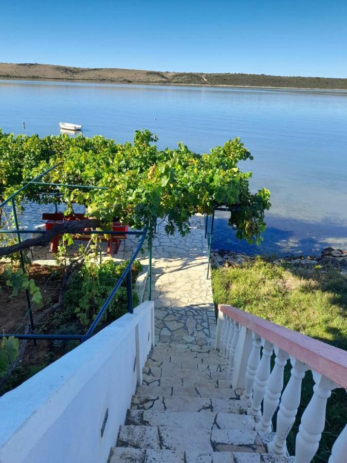 Apartmani Mirko Ljubac Ražanac Kültér fotó