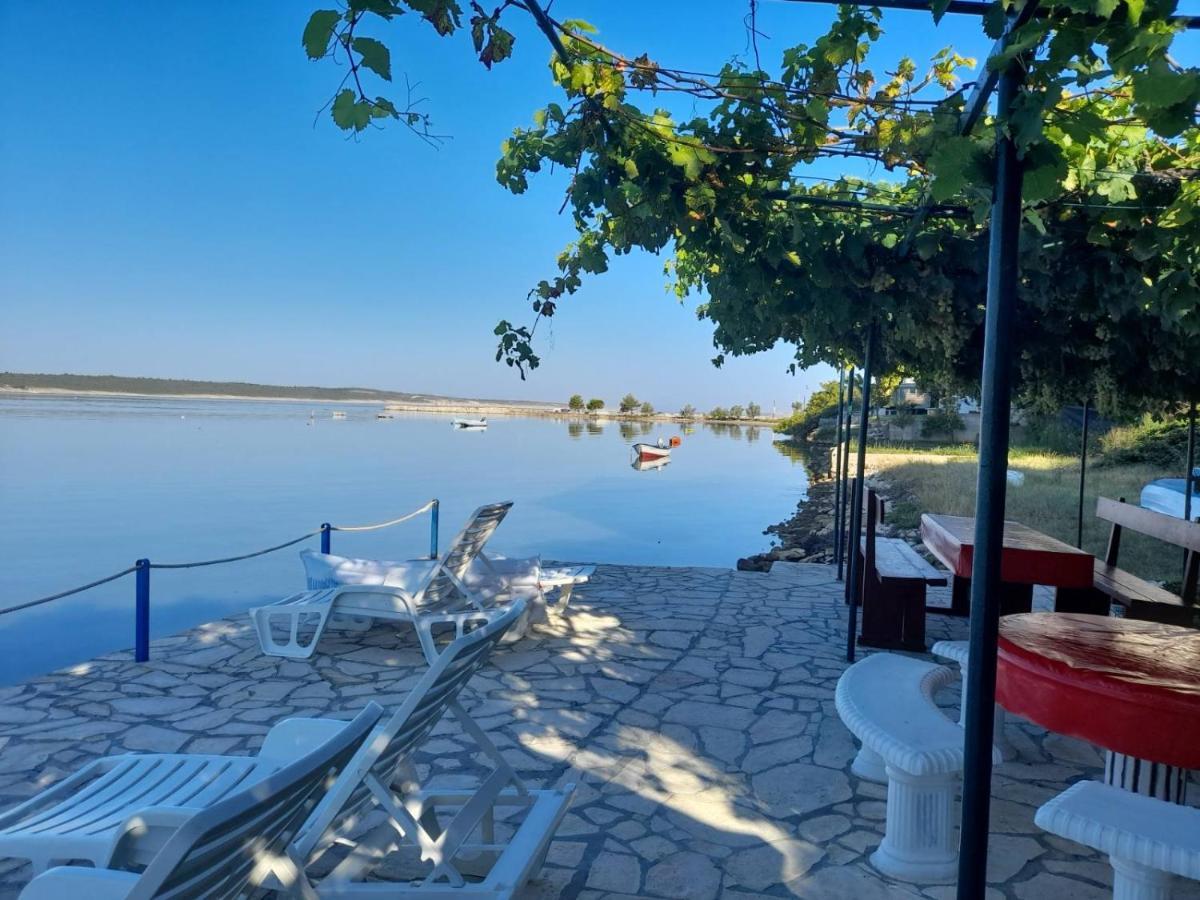 Apartmani Mirko Ljubac Ražanac Kültér fotó