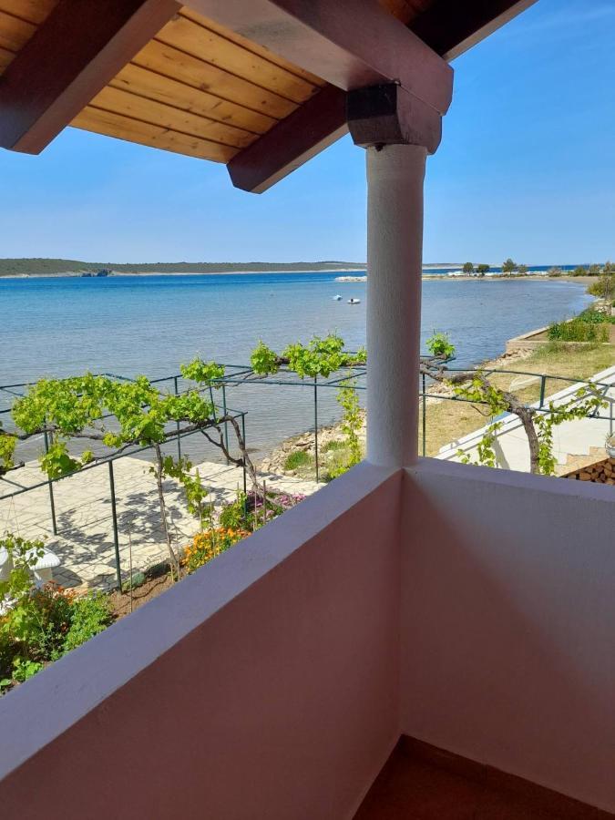 Apartmani Mirko Ljubac Ražanac Kültér fotó