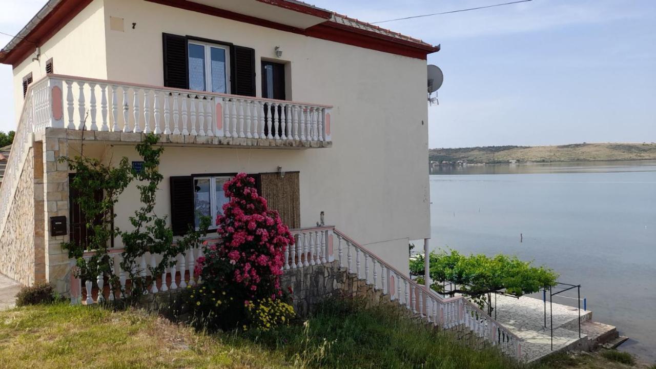 Apartmani Mirko Ljubac Ražanac Kültér fotó