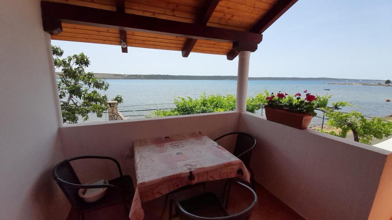 Apartmani Mirko Ljubac Ražanac Kültér fotó